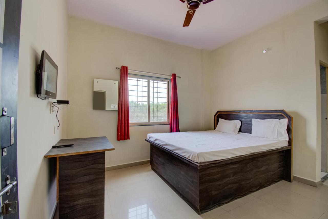 Spot On Sri Srinivasa Lodge Kurmannapalem Luaran gambar