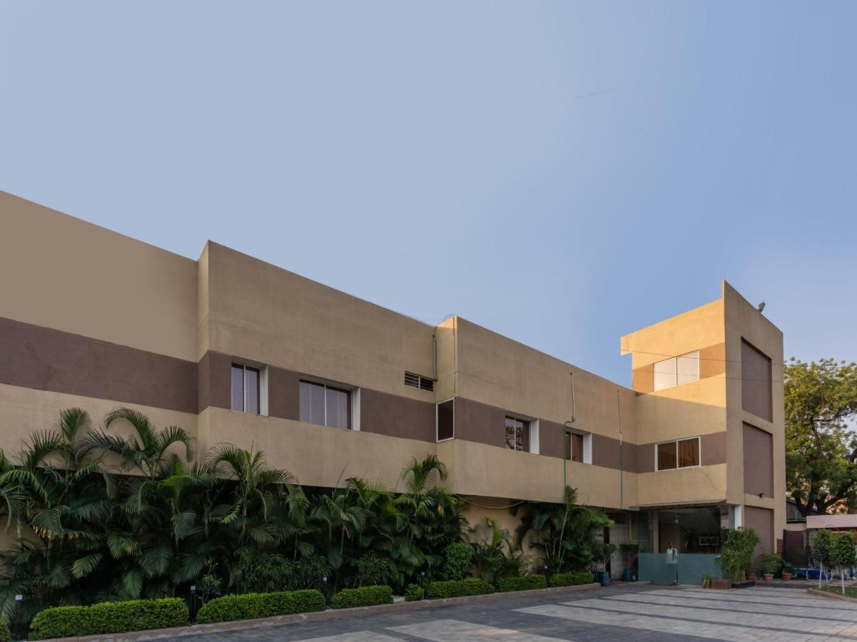 Spot On Sri Srinivasa Lodge Kurmannapalem Luaran gambar